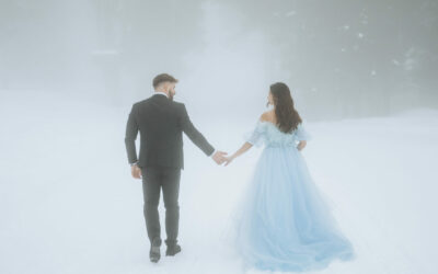 Cérémonie laïque au cœur des montagnes enneigées